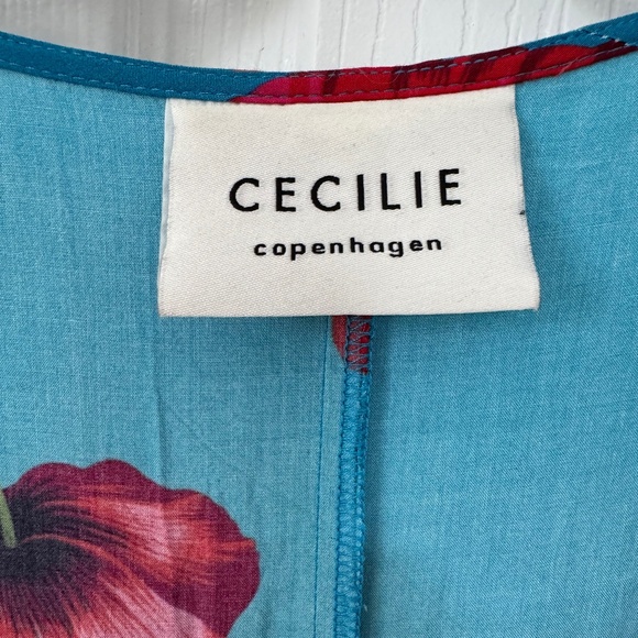 Floral Wrap Dress - Picture 5 of 9